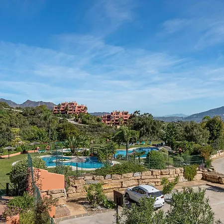 Marbella Oasis, Pool, Garden, Golf, Tennis, Padel, Gym, Sauna Apartment Ojen