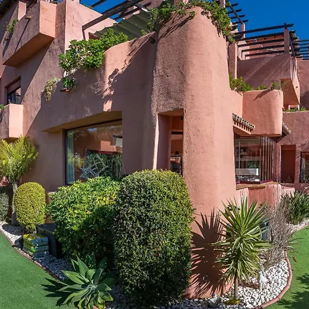 Marbella Oasis, Pool, Garden, Golf, Tennis, Padel, Gym, Sauna Apartment Ojen