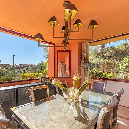 Marbella Oasis, Pool, Garden, Golf, Tennis, Padel, Gym, Sauna Apartment Ojen